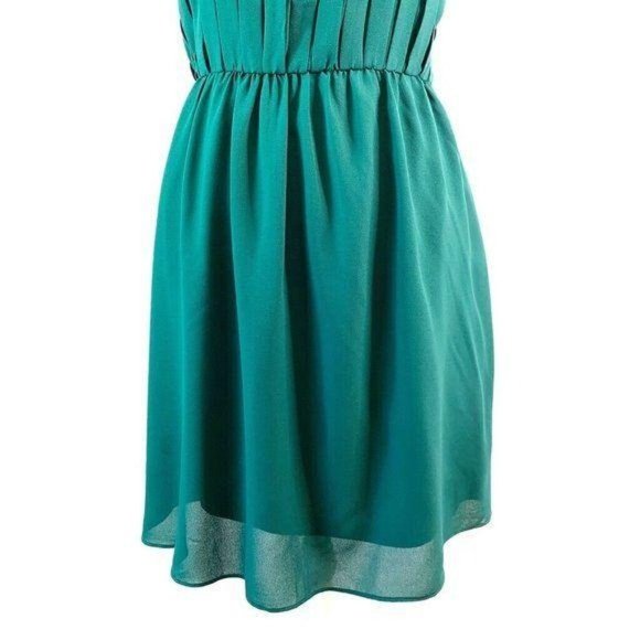 C Luce Emerald Pleated Scoop Neck A Line Dress - Picture 4 of 11